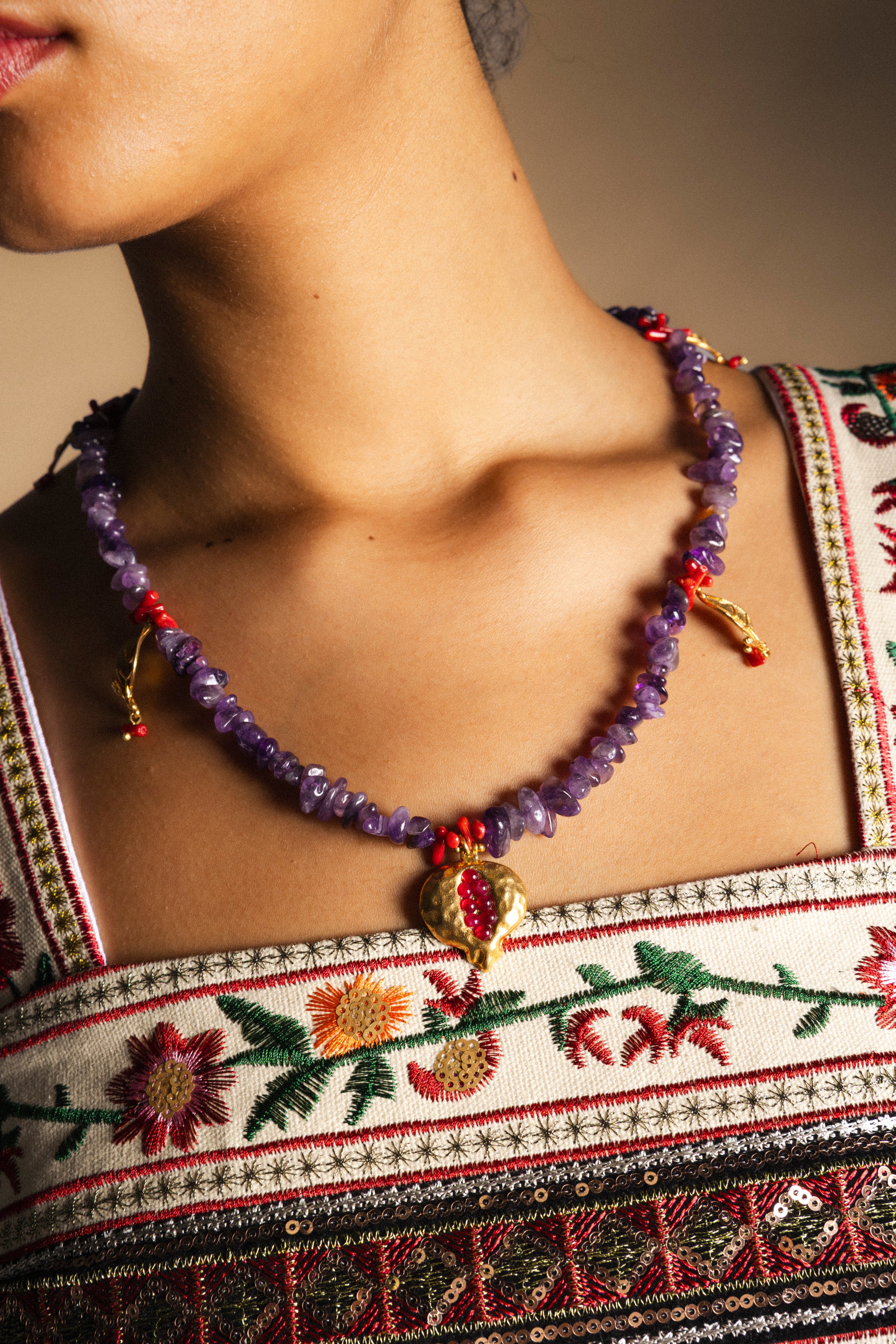 Collar Mauve Hojas Granada Plana CO99-The Nook Store