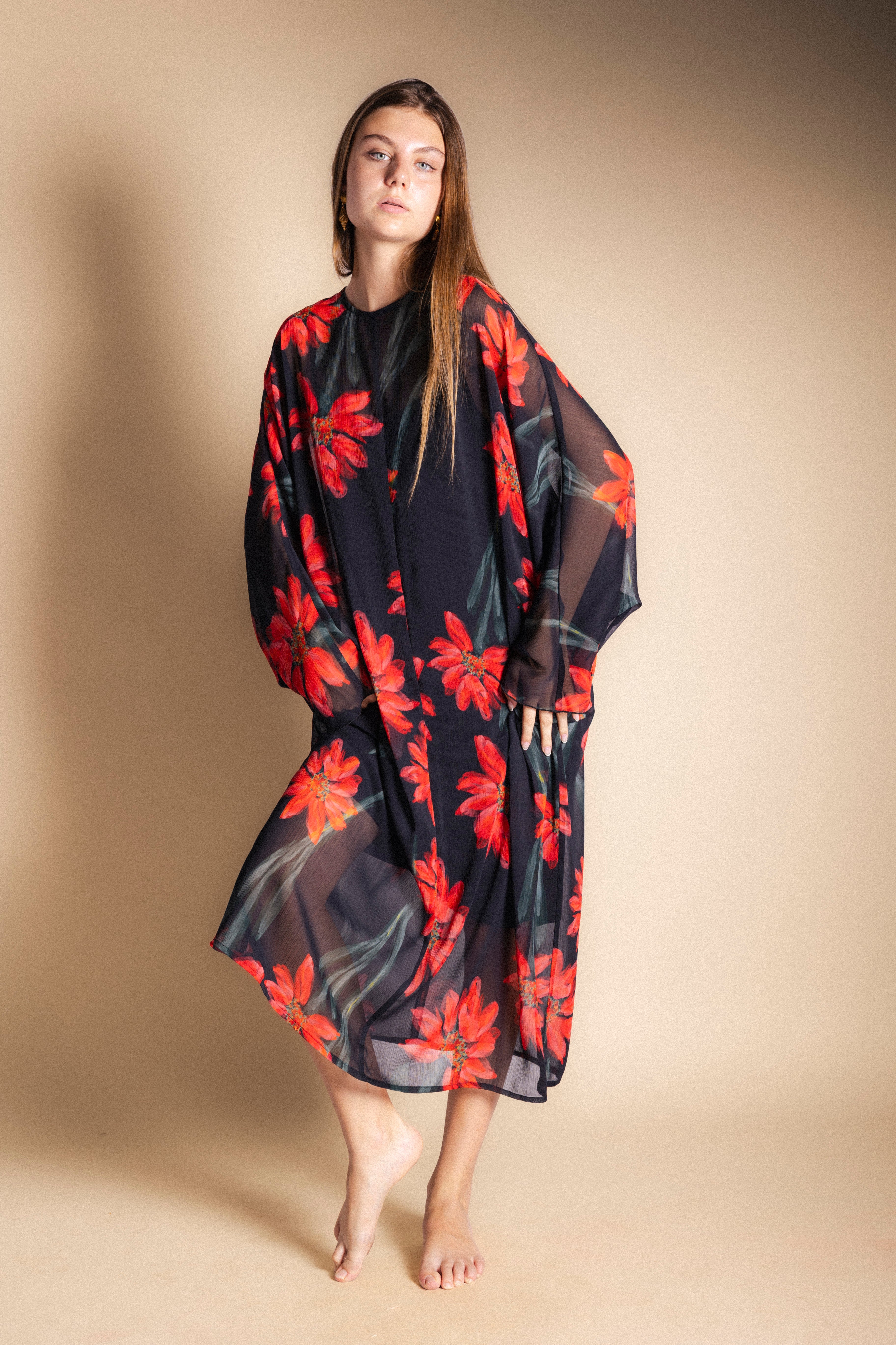 Vestido Batte Negro Flor Con Tallo Vest41-The Nook Store
