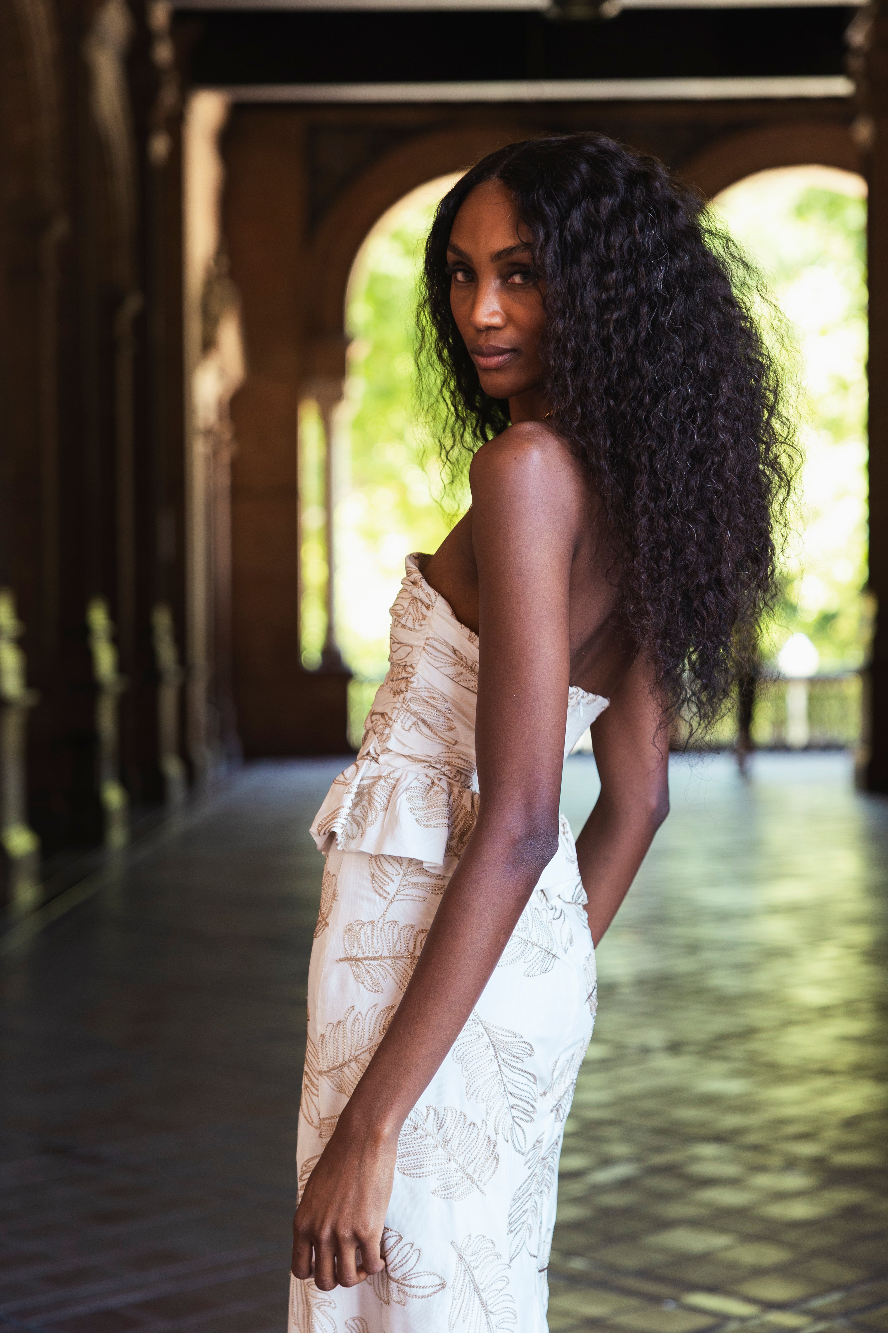 Vestido Flora Blanco Hojas Doradas Vest2-The Nook Store
