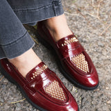 Mocasín Mimi Piel Rubino Tachuela Dorada