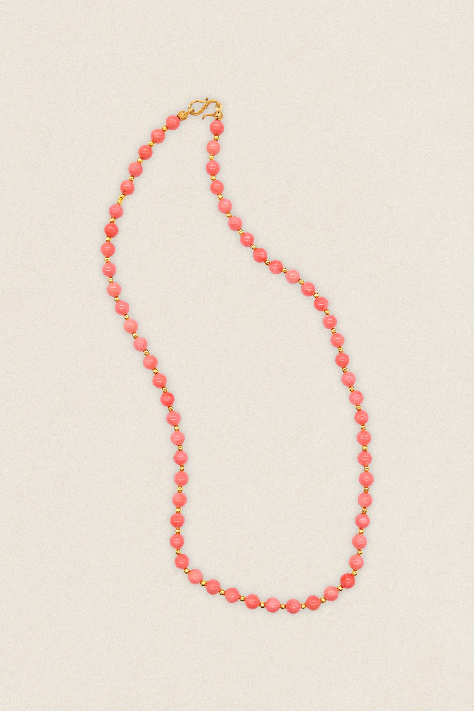 Collar Bolitas Coral y Dorado Co65-The Nook Store