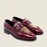 Mocasín Mimi Piel Rubino Tachuela Dorada