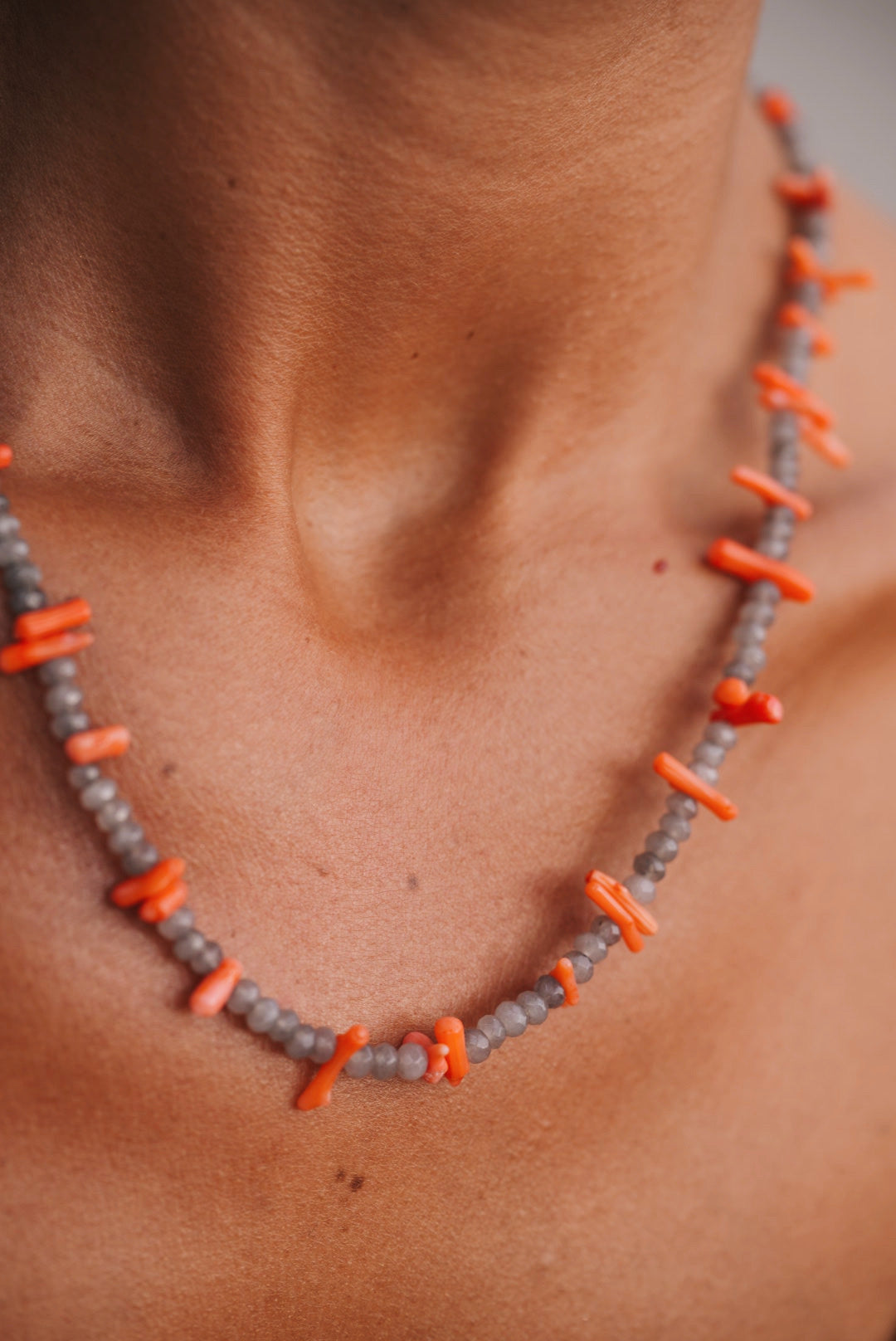 Collar Koralle multi coral y gris Co15-The Nook Store