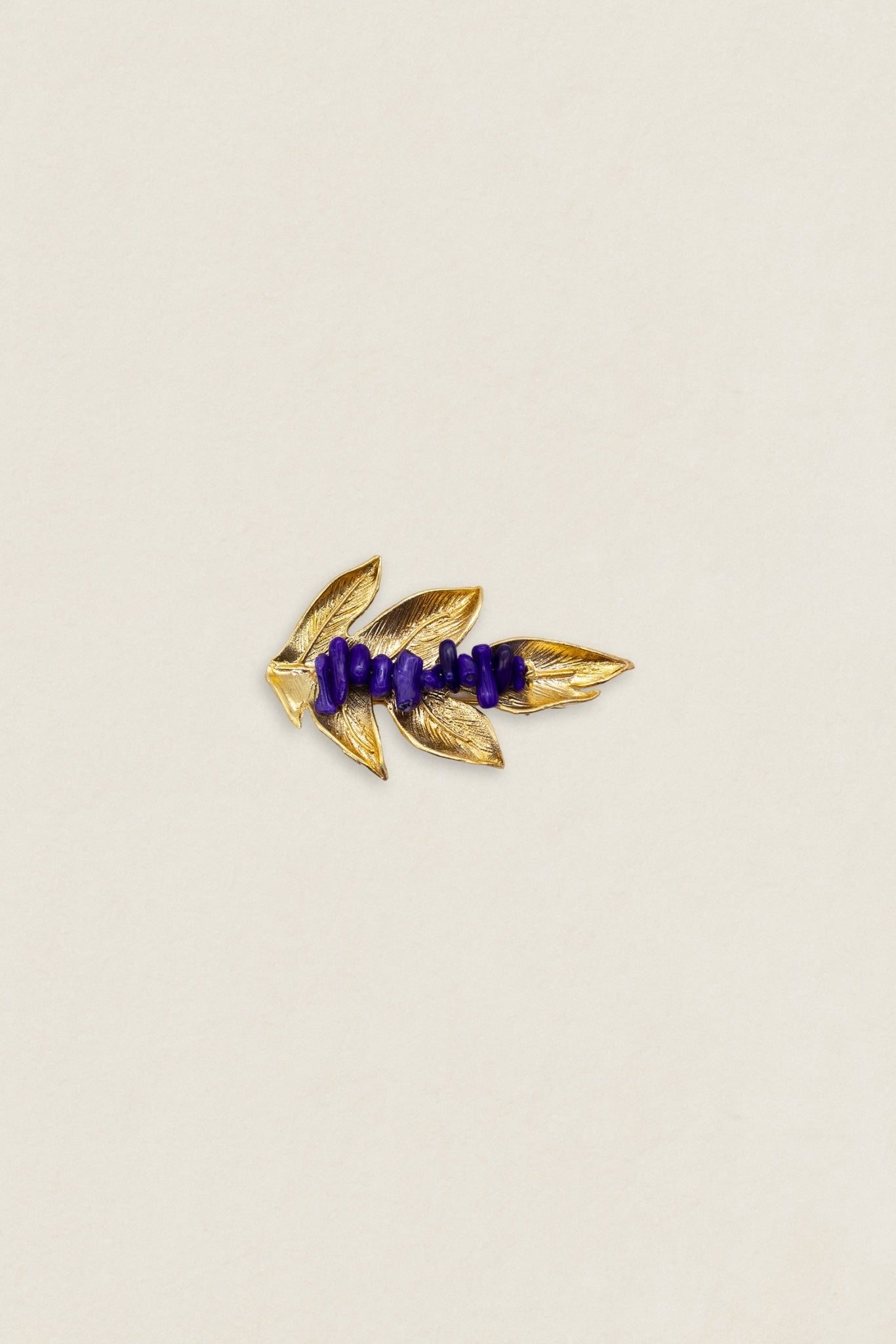 Broche BR39 rama piedras