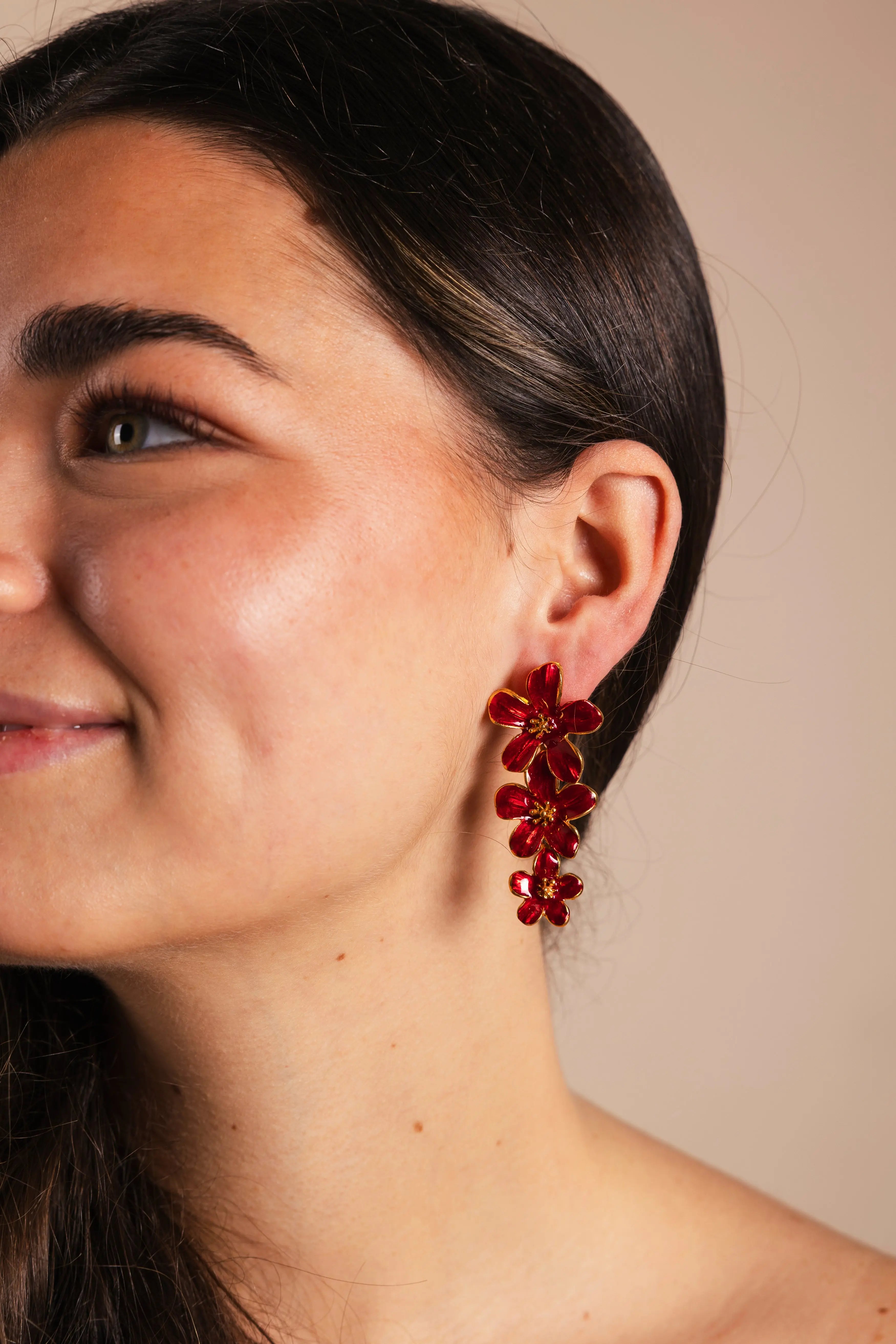 Pendientes Carmeron Triple Flor PEN07 The Nook Store