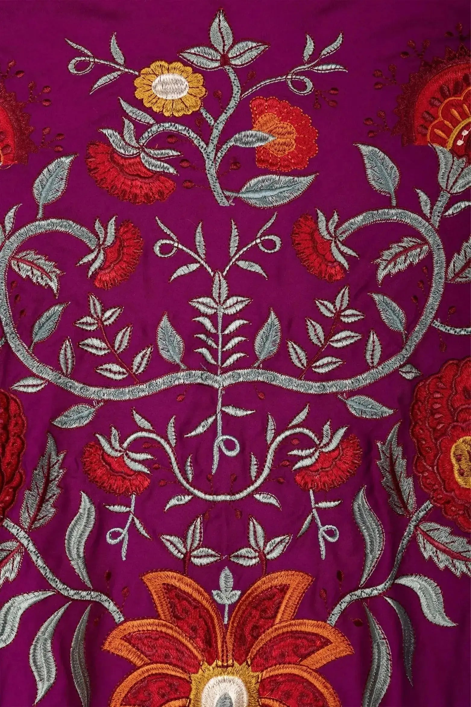 Mantón Camila Berenjena Flor Roja M499 The Nook Store