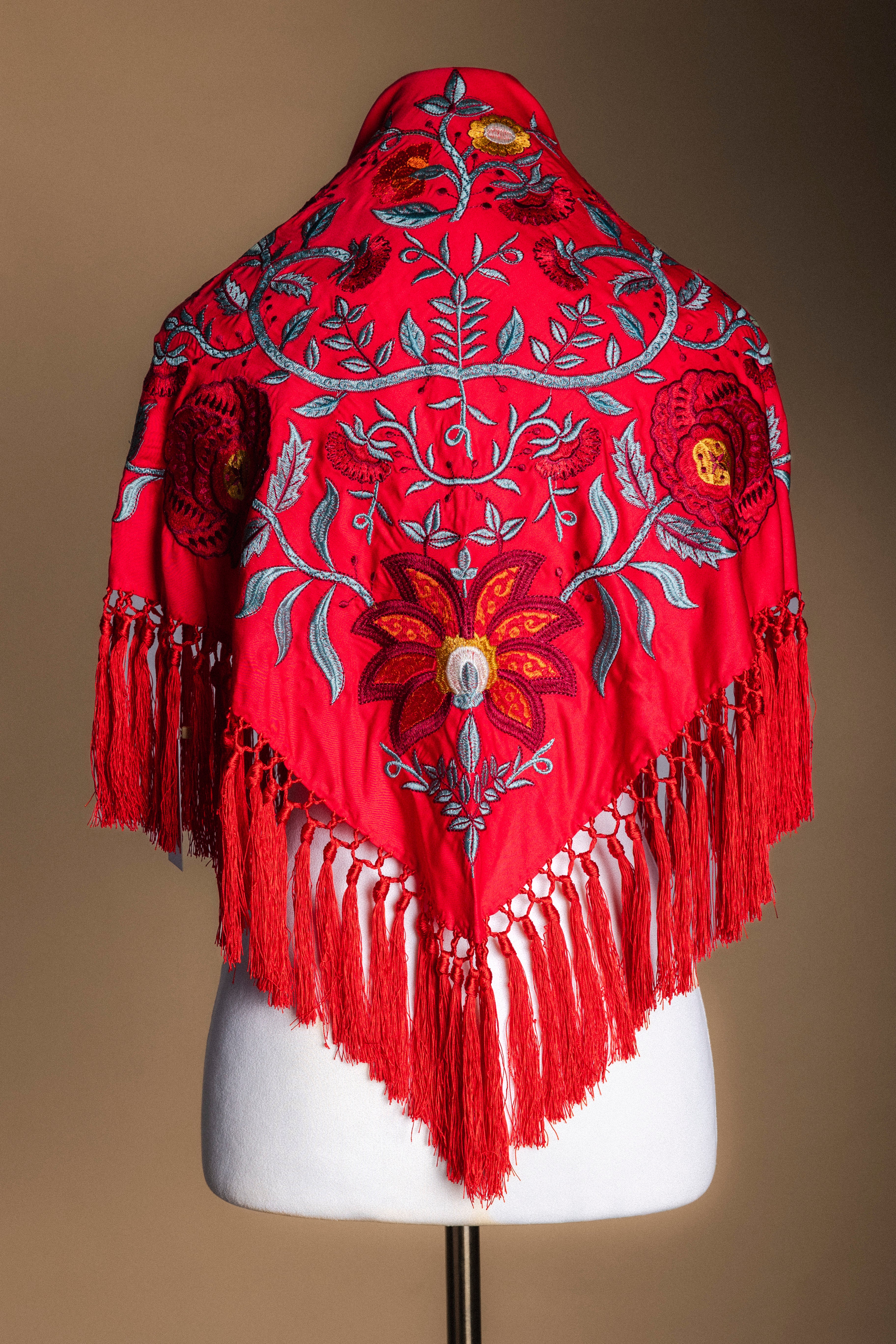Manton Camila Rojo Flor y Ribete Rojo M539-The Nook Store