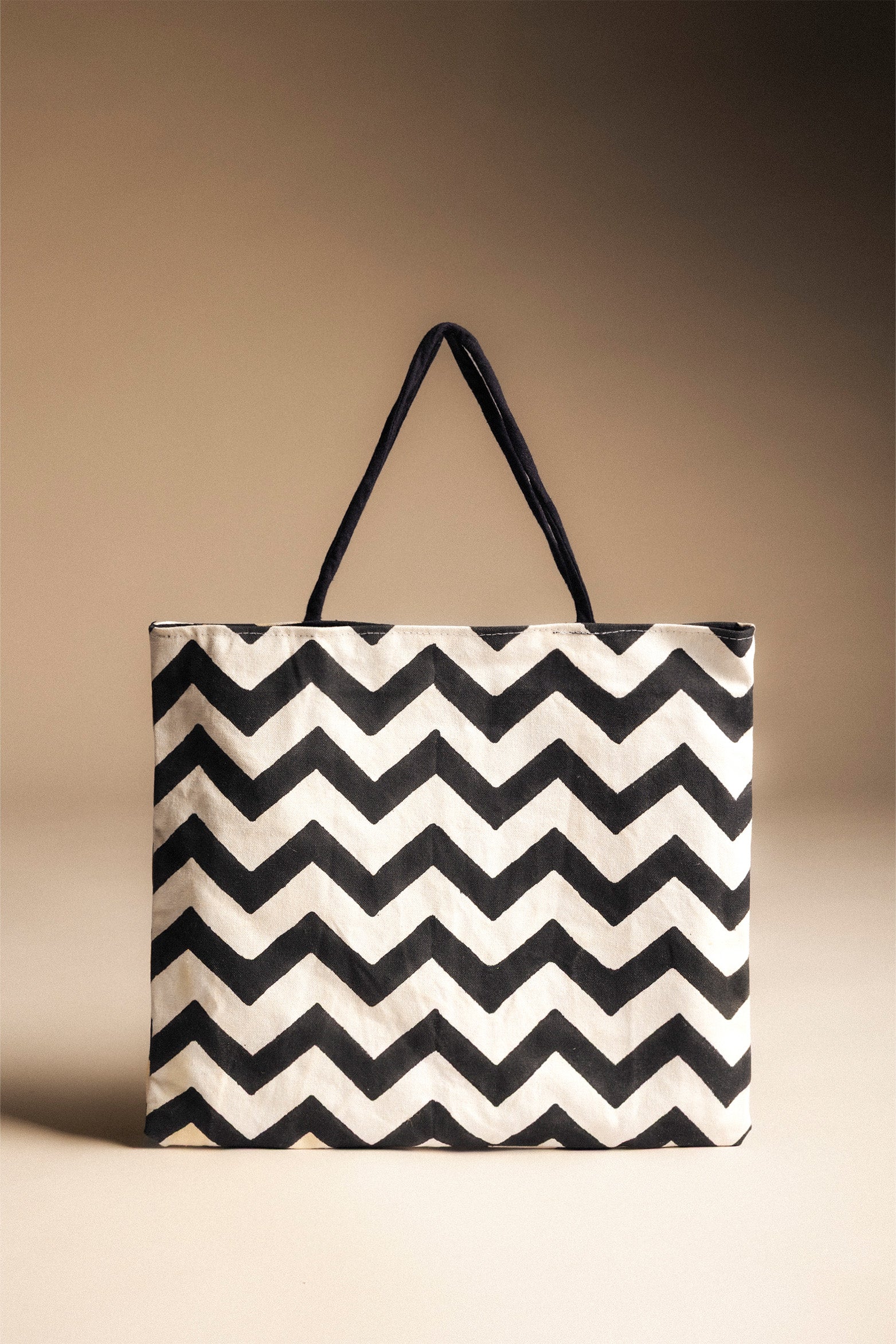 Bolso Shopper Bordado Zig Zag-The Nook Store