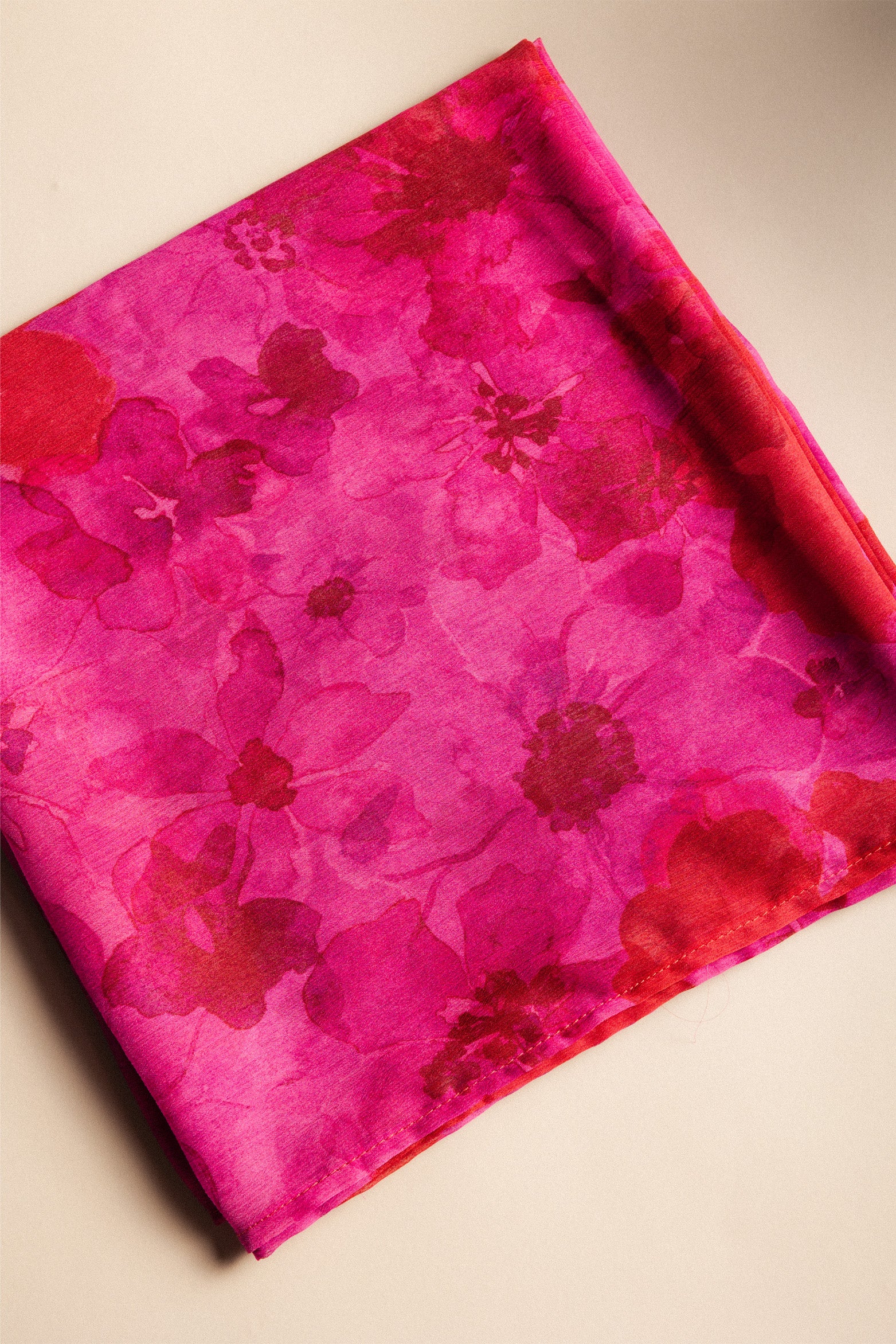 Capa Elie Fucsia Flores CAP12-The Nook Store