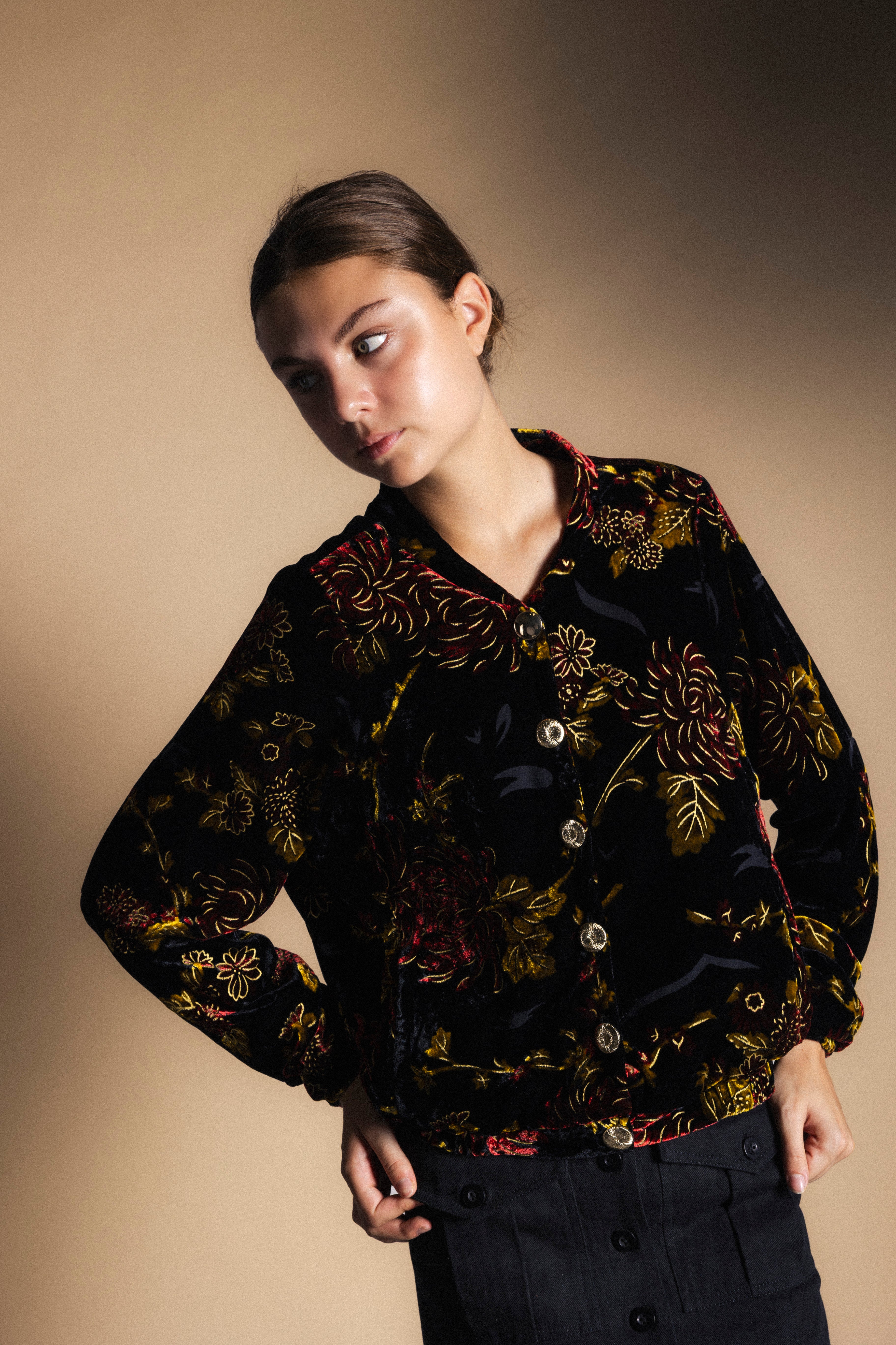 Chaqueta Bomber Velvet Black Flowers-The Nook Store