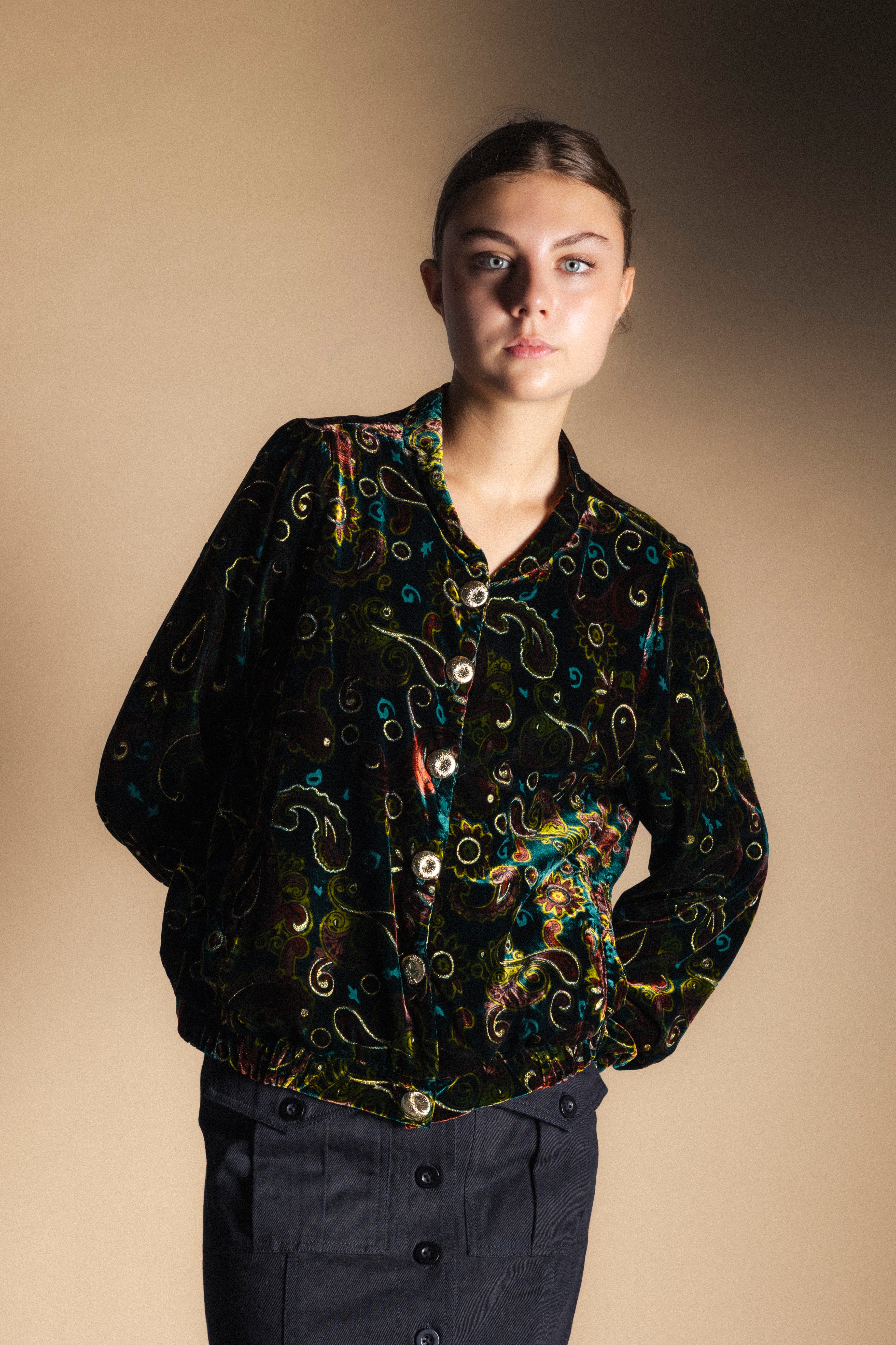 Chaqueta Bomber Velvet Verde Flores-The Nook Store