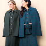 Chaleco con Capa Carlota Verde Kaki Rayas Malvas CAP01