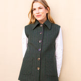 Chaleco con Capa Carlota Verde Kaki Rayas Malvas CAP01