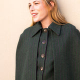 Chaleco con Capa Carlota Verde Kaki Rayas Malvas CAP01