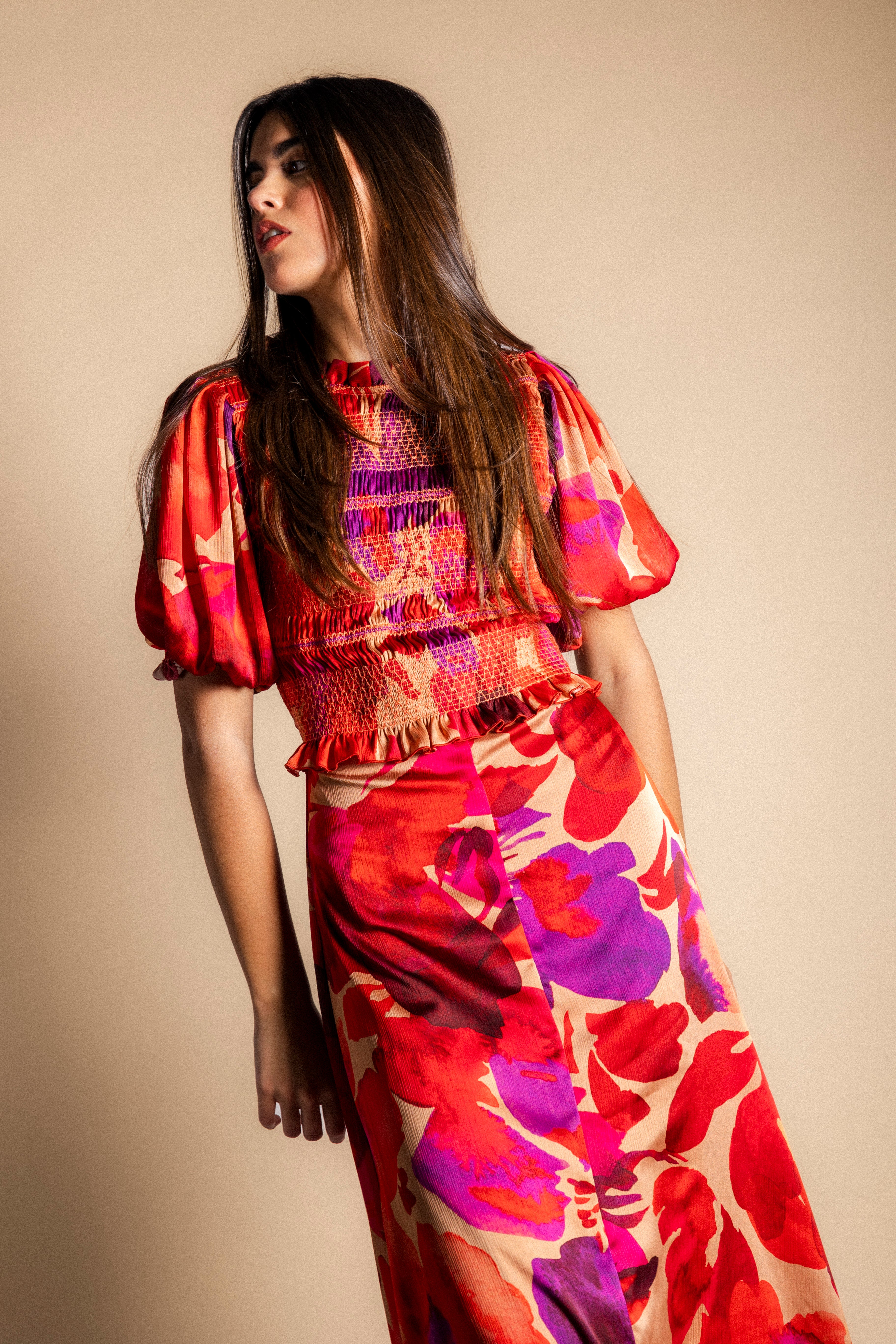 Vestido Lucia Flores Rojas y Moradas Vest18-The Nook Store