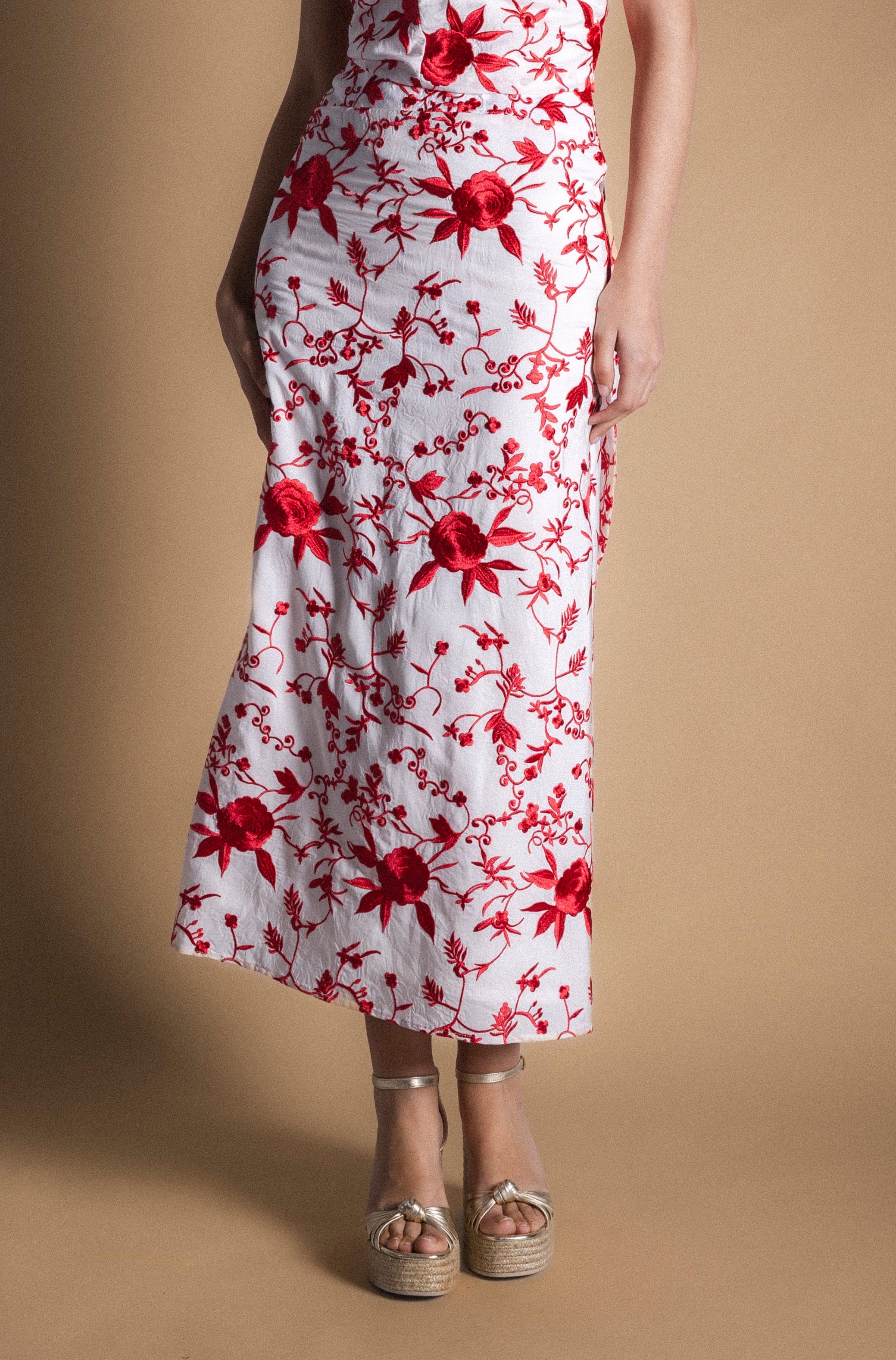 Falda Pipa Blanca Flores Rojas FAL17-The Nook Store