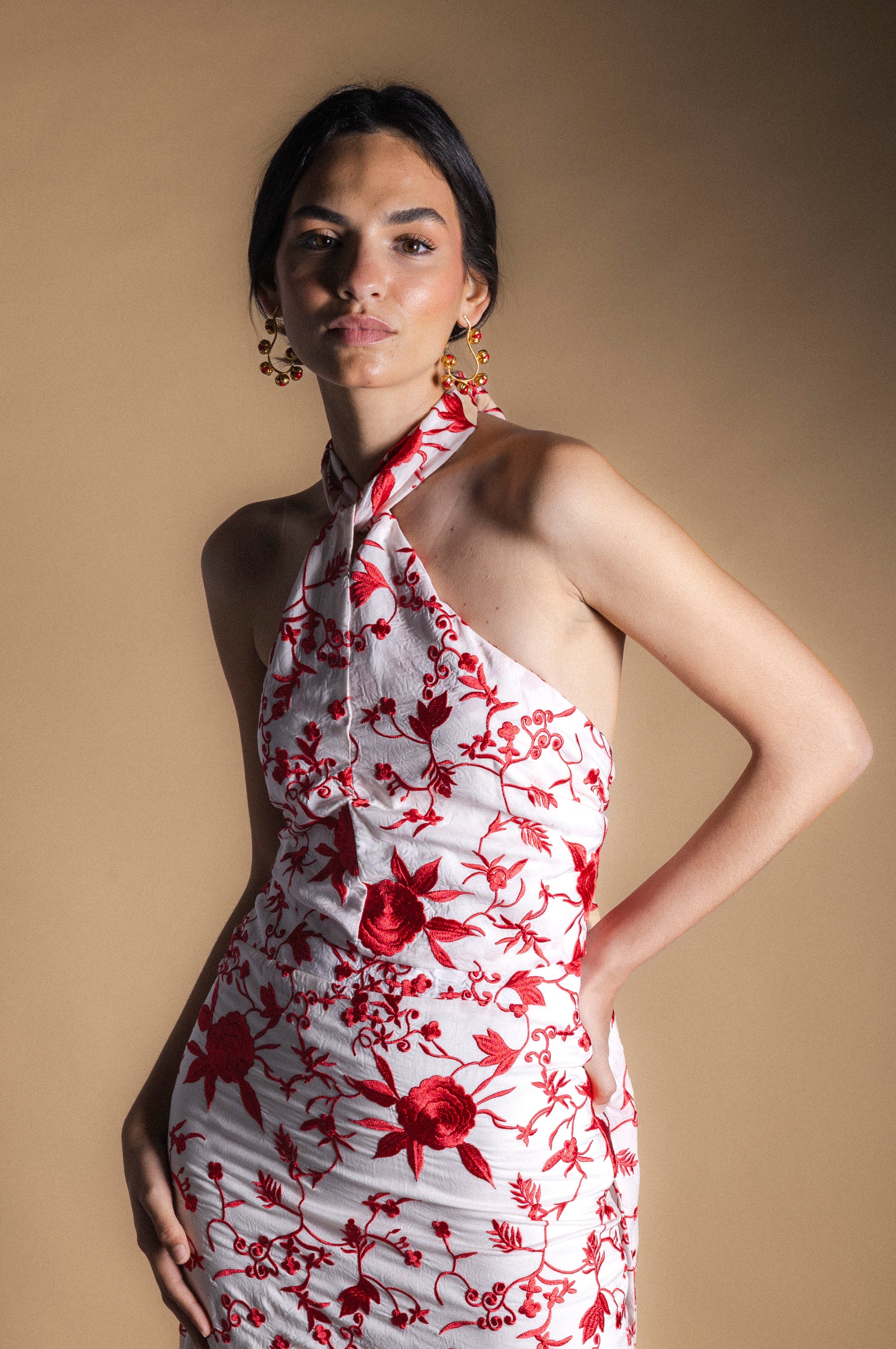 Top Vera Blanco Flores Rojas TOP02-The Nook Store