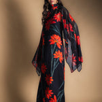 Vestido Con Capa Fiona Negro Flor Con Tallo Vest11-The Nook Store