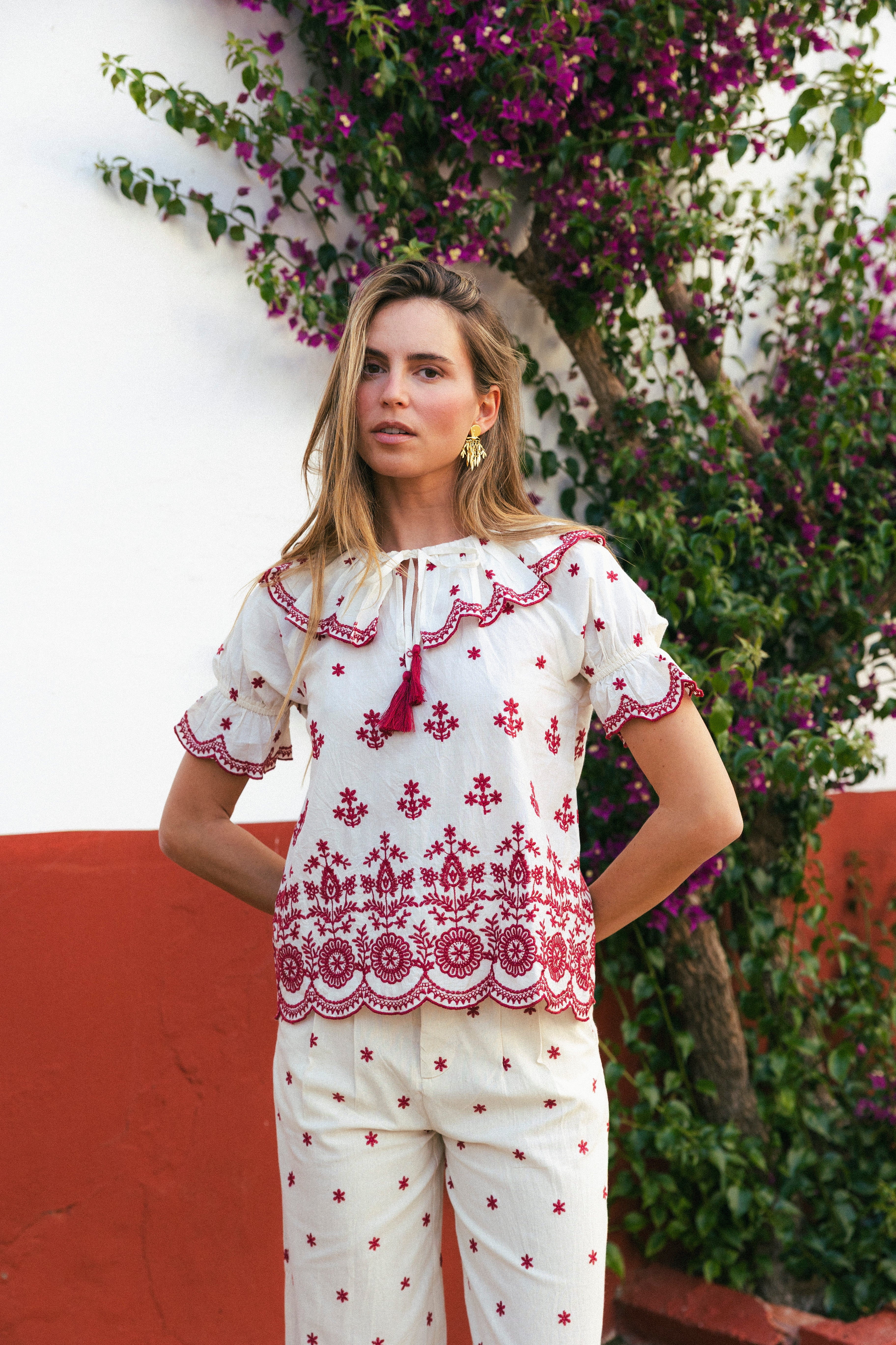 Blusa Zuri Ecru/Wine BLU01-The Nook Store