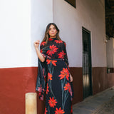 Vestido Con Capa Fiona Negro Flor Con Tallo Vest11-The Nook Store