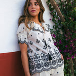 Blusa Zuri Ecru/Black BLU02-The Nook Store