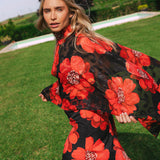 Capa Chloe Negra Flor Grande Roja CAP10-The Nook Store