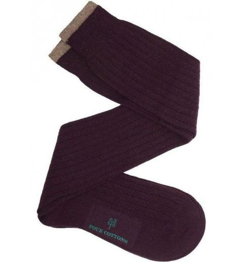 calcetin-de-cana-alta-de-lana-con-cashmere-berenjena-beige