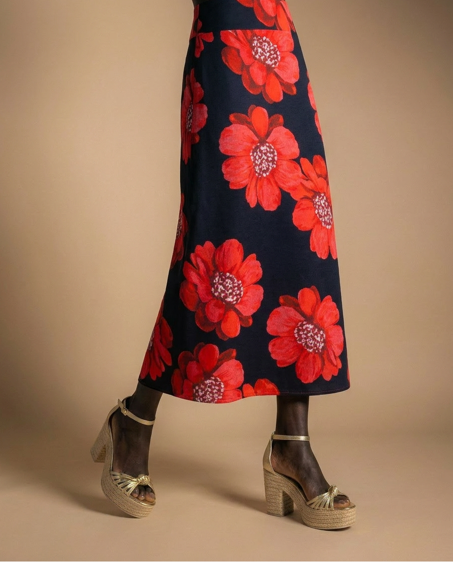 Falda Pipa Negra Flor Grande Roja FAL21-The Nook Store