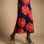 Falda Pipa Negra Flor Grande Roja FAL21-The Nook Store
