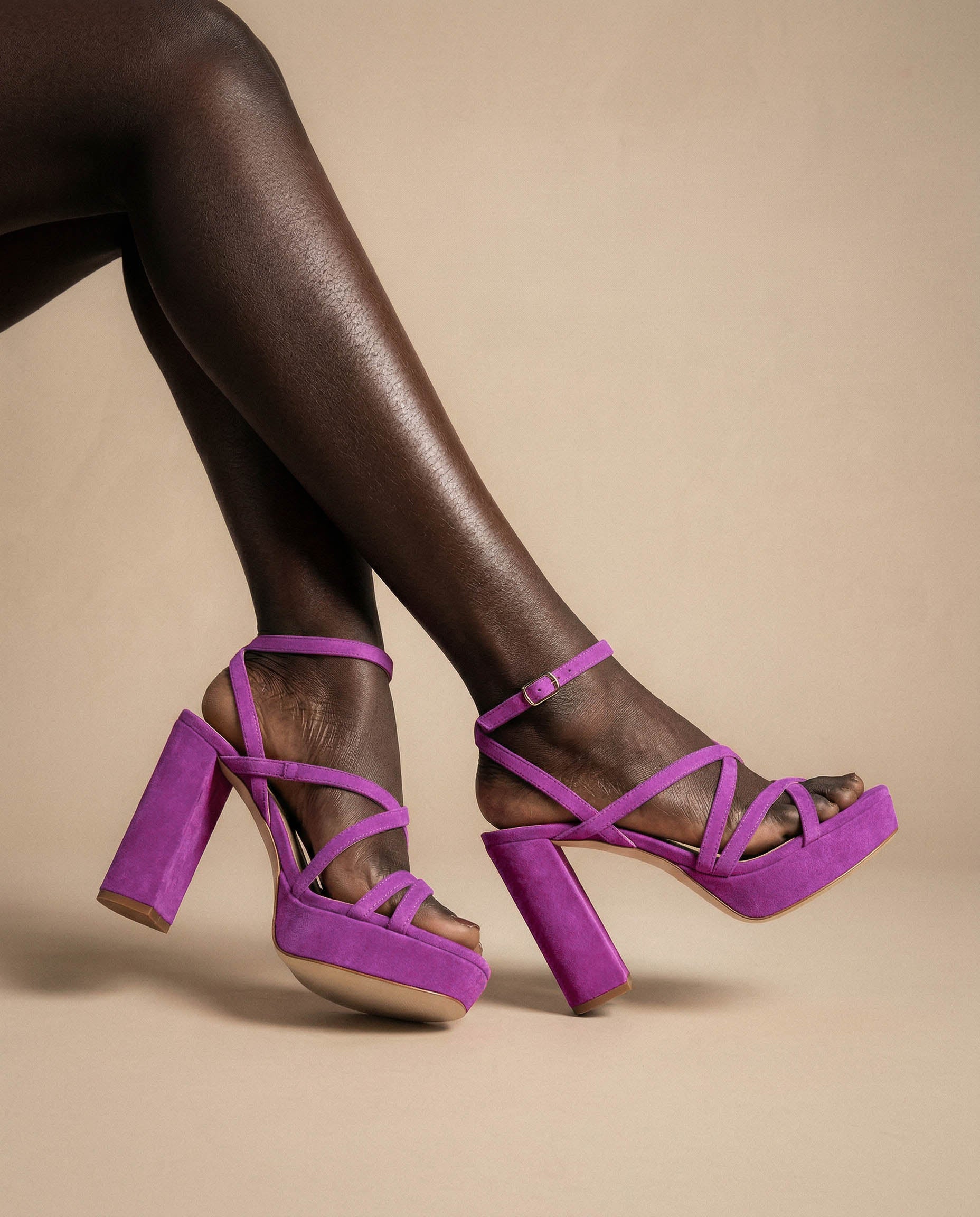 Zapato Tacón Merino Fucsia-The Nook Store