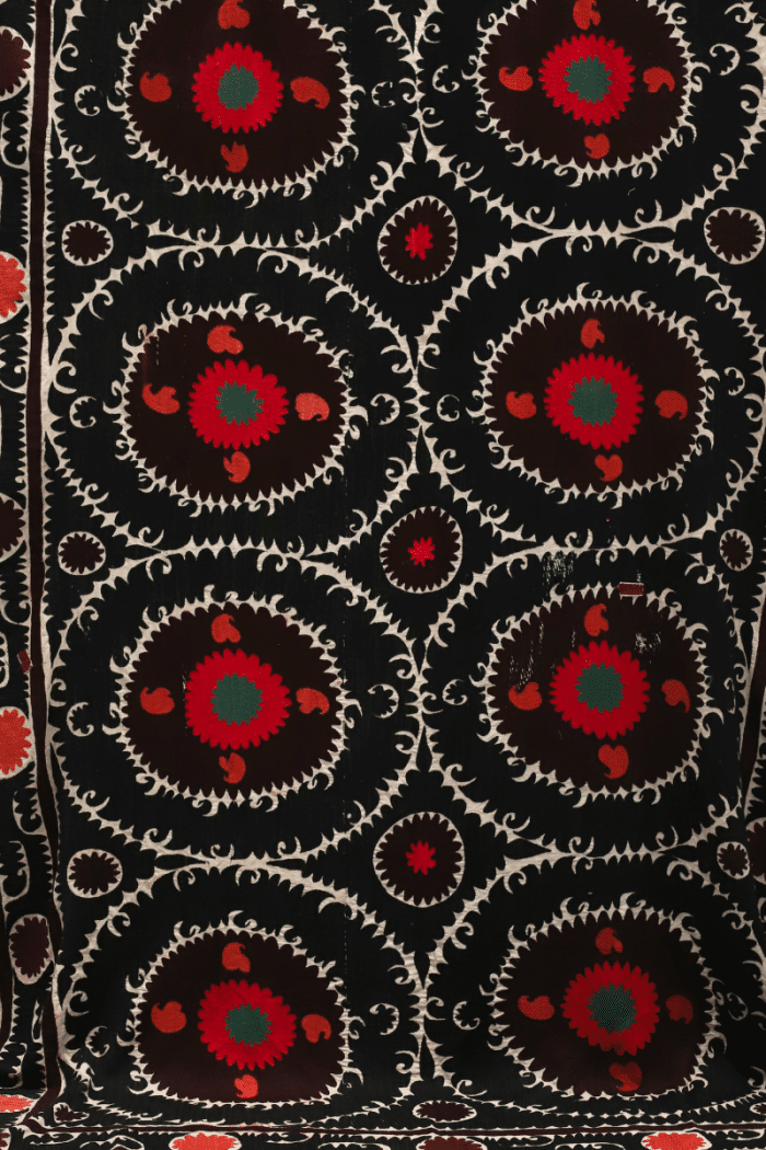 Suzani 3 (380x240)